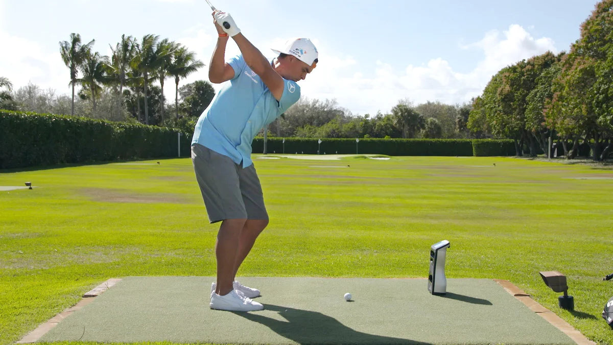 Rickie Fowler Using GCQaud On Range