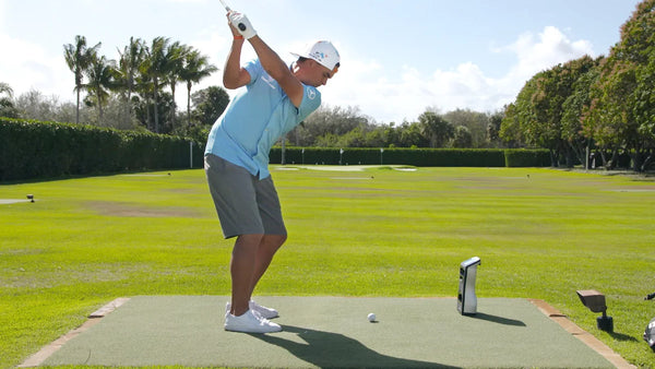 Rickie Fowler Using GCQaud On Range